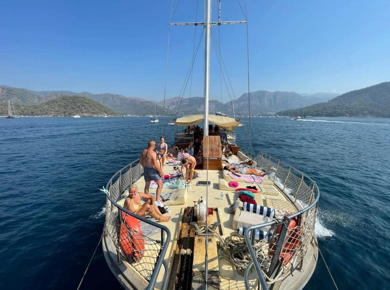 12 Islands Tranquil Voyage