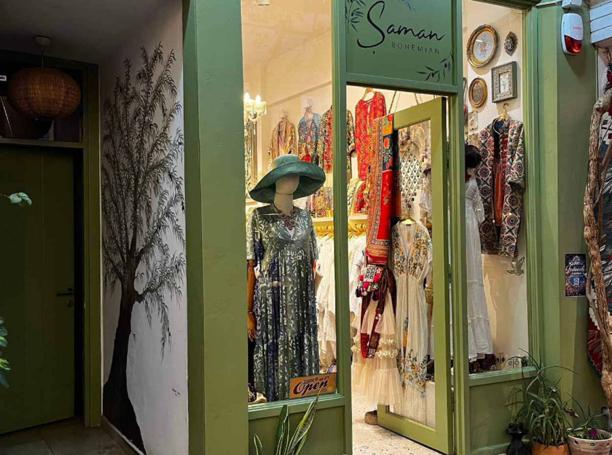 Step Back In Time With Sun & Sea & Ghosts & Wine