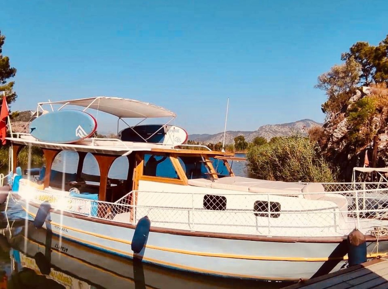 Mutlu Parti Geceleri